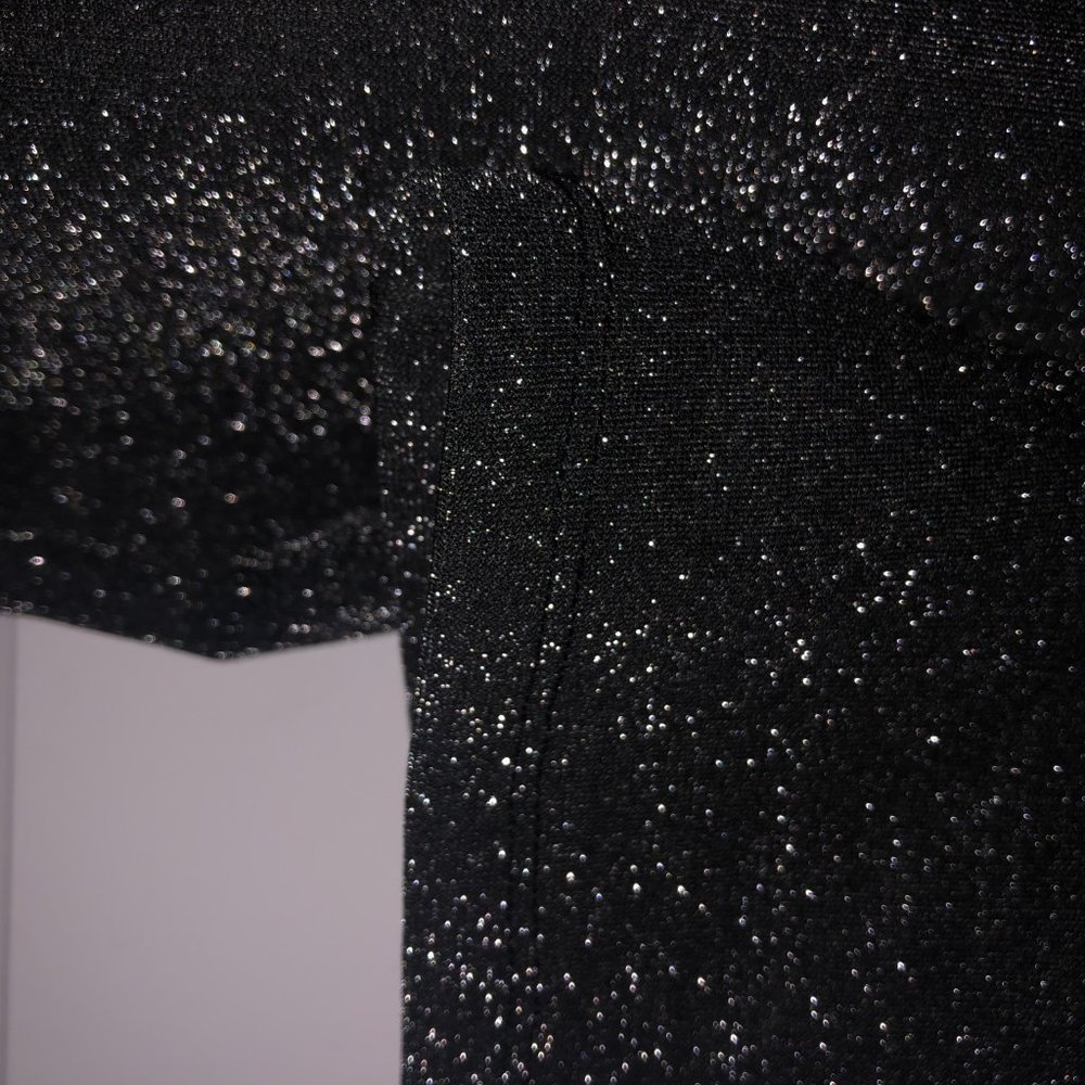 Cut Out Shoulder Top - Picture 2 of 4